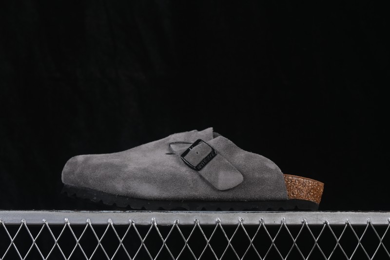 Birkenstock Gizeh Sandals with Soft Leather Velvet Uppers and Cozy Fleece Lining - 0560771