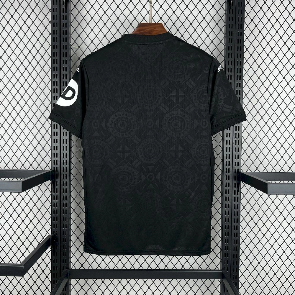 2025/26 Wolverhampton Wanderers Goalkeeper Black Jersey