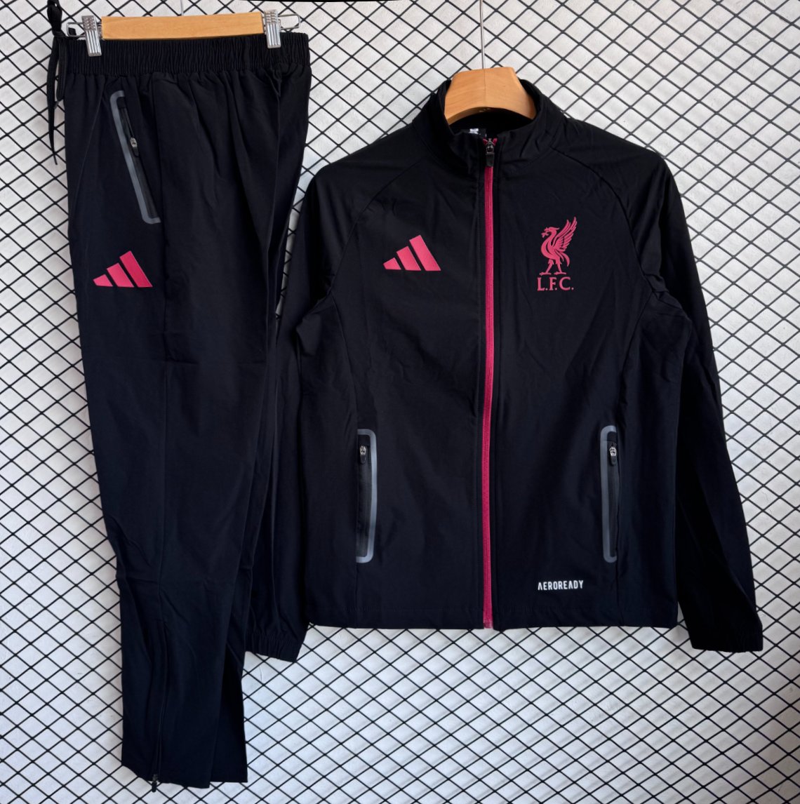25/26 Liverpool Black/Red Full Zipper Windbreaker + Long Pants